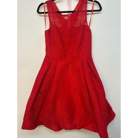 Monique Lhuillier Red Lace Flare Bateau Neckline Knee-Length Dress - Picture 2 of 10